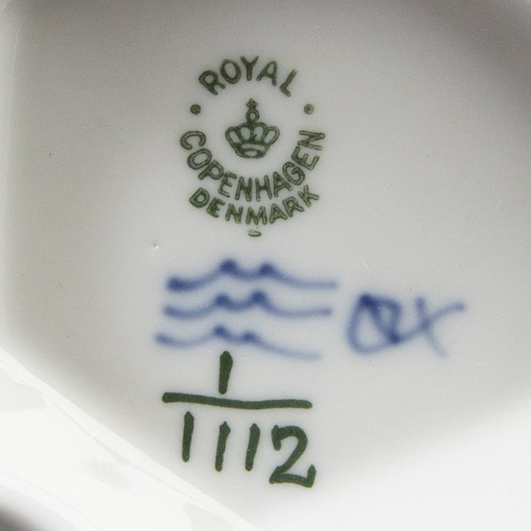 ROYAL COPENHAGEN, "Musselmalet", kaffeservis, 15 dlr, hel- samt halvblond, porslin.