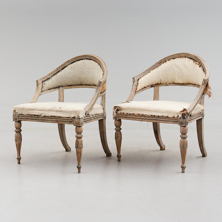 KARMSTOLAR, 2 st, sengustaviansk resp. sengustaviansk stil.