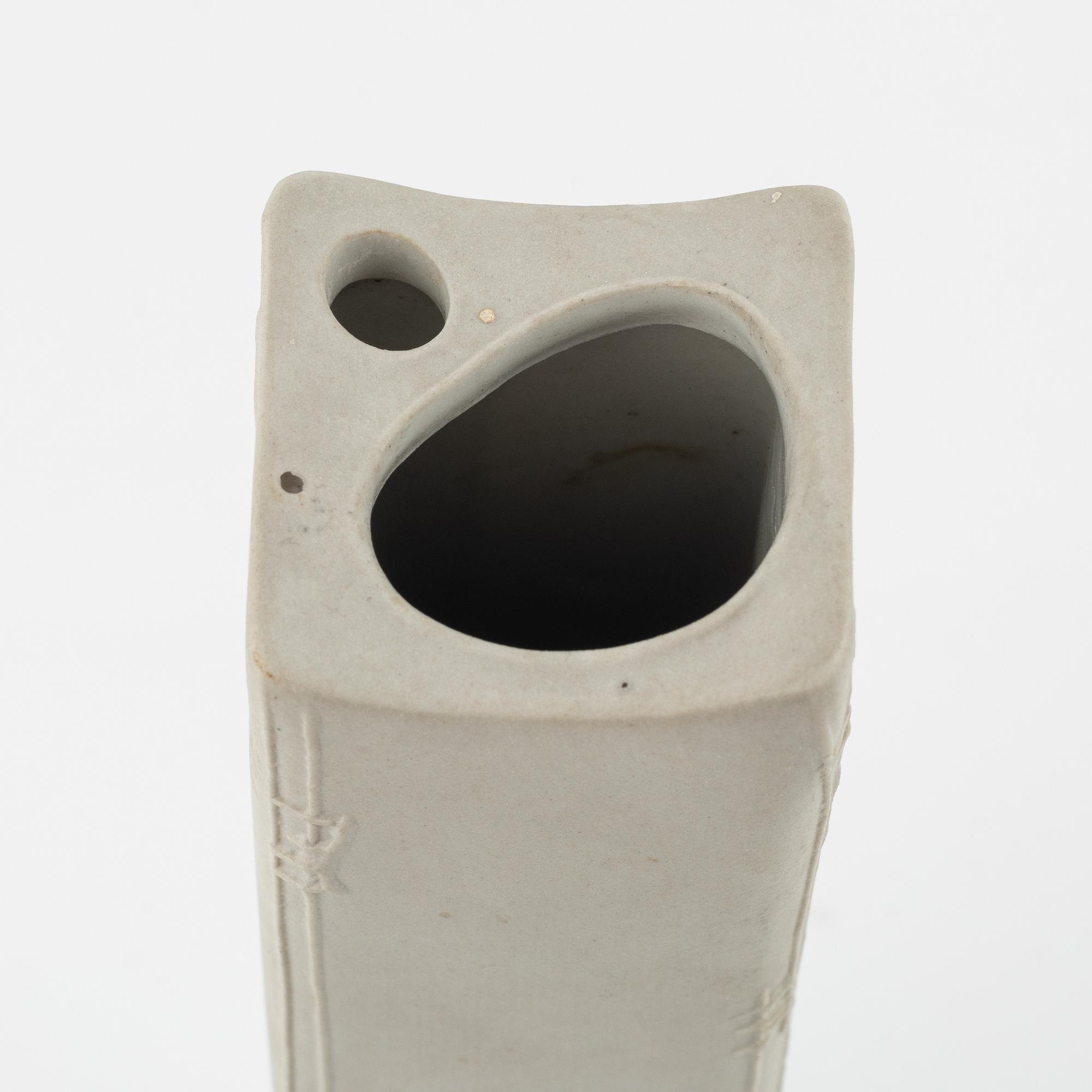 Karl Heinz Schultz-Köln, vas, samt relief, stengods, Arabia, Finland.