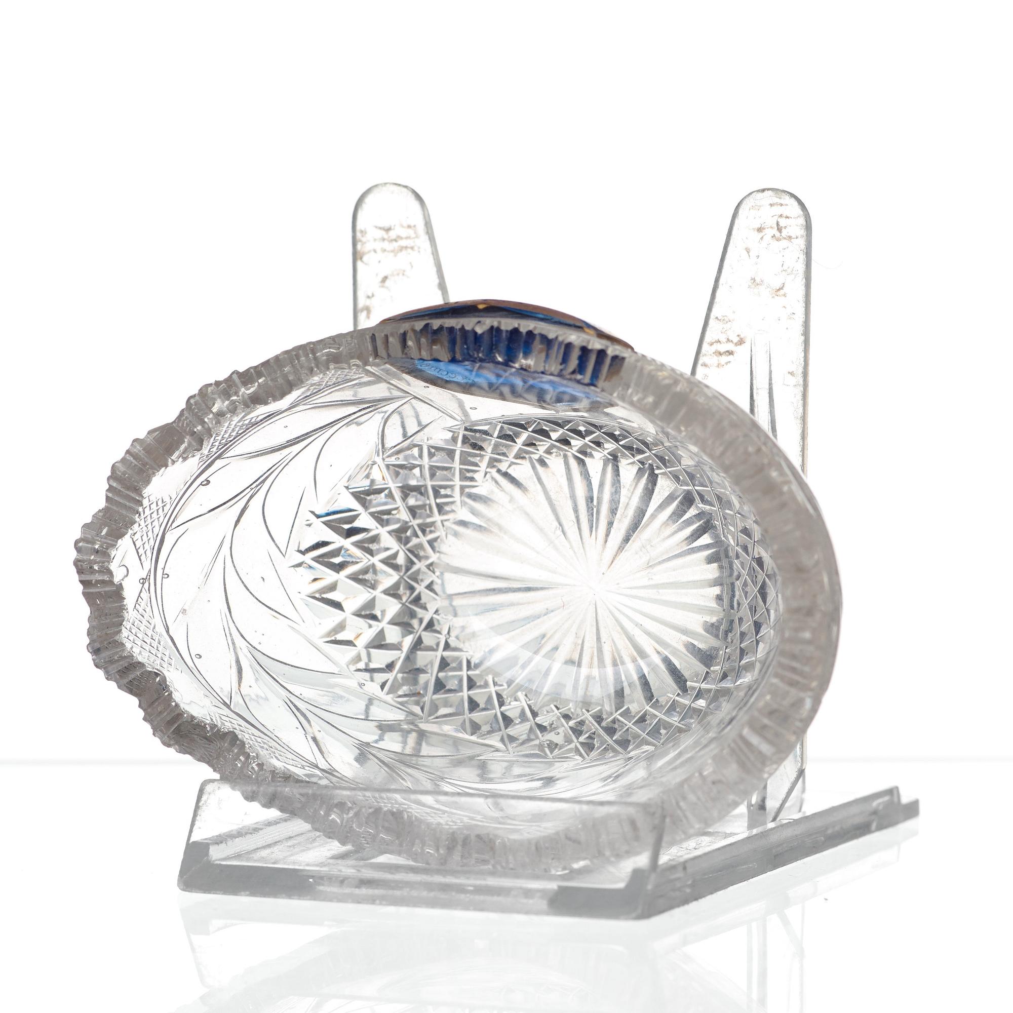 A small Russian glass bowl, Imperial Glass Manufactory, St Petersburg, 19th century.