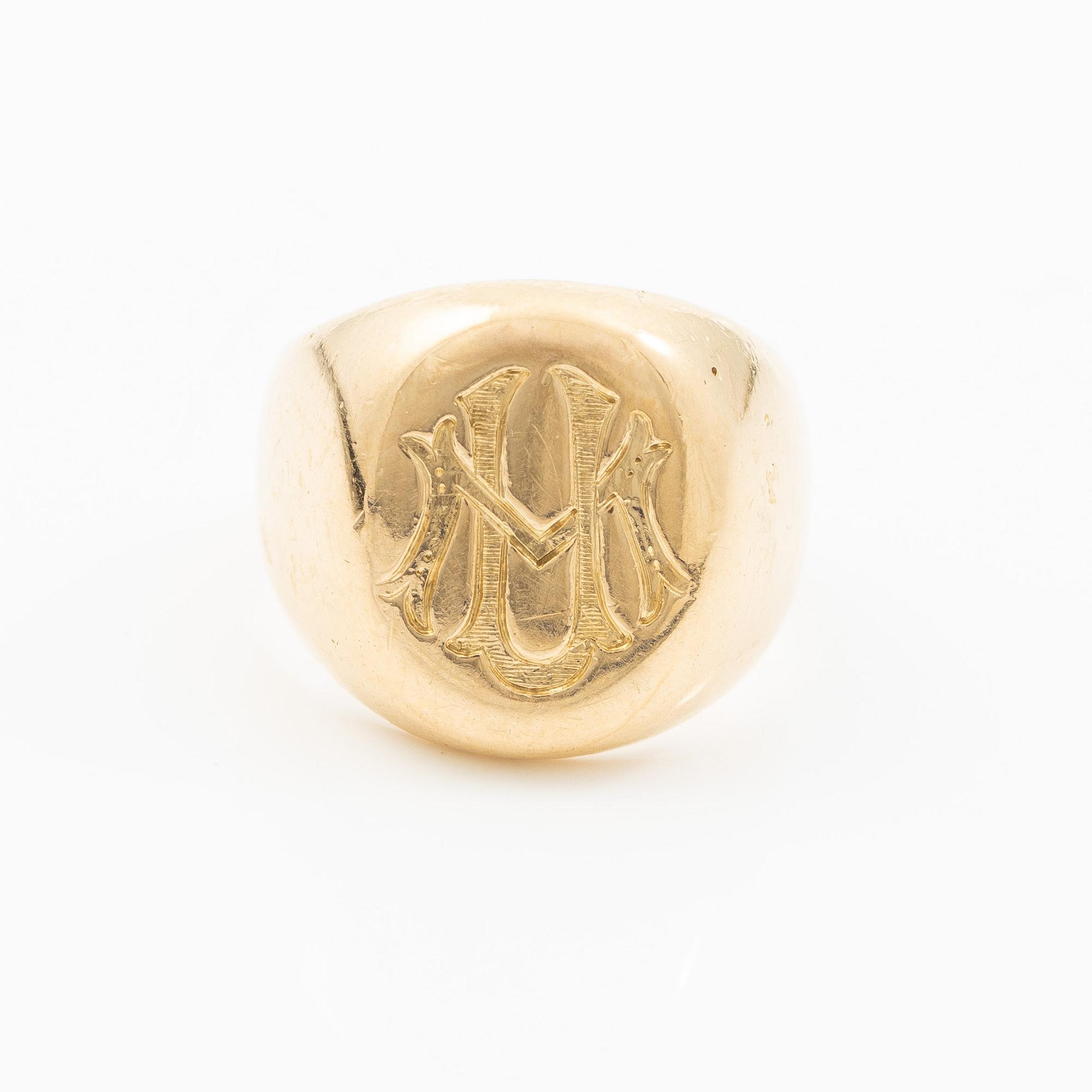 Ring 18K gold.