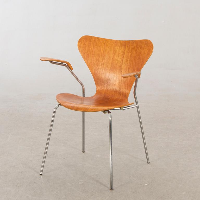 Arne Jacobsen, "Sjuan", teak, karmstol, Fritz Hansen.