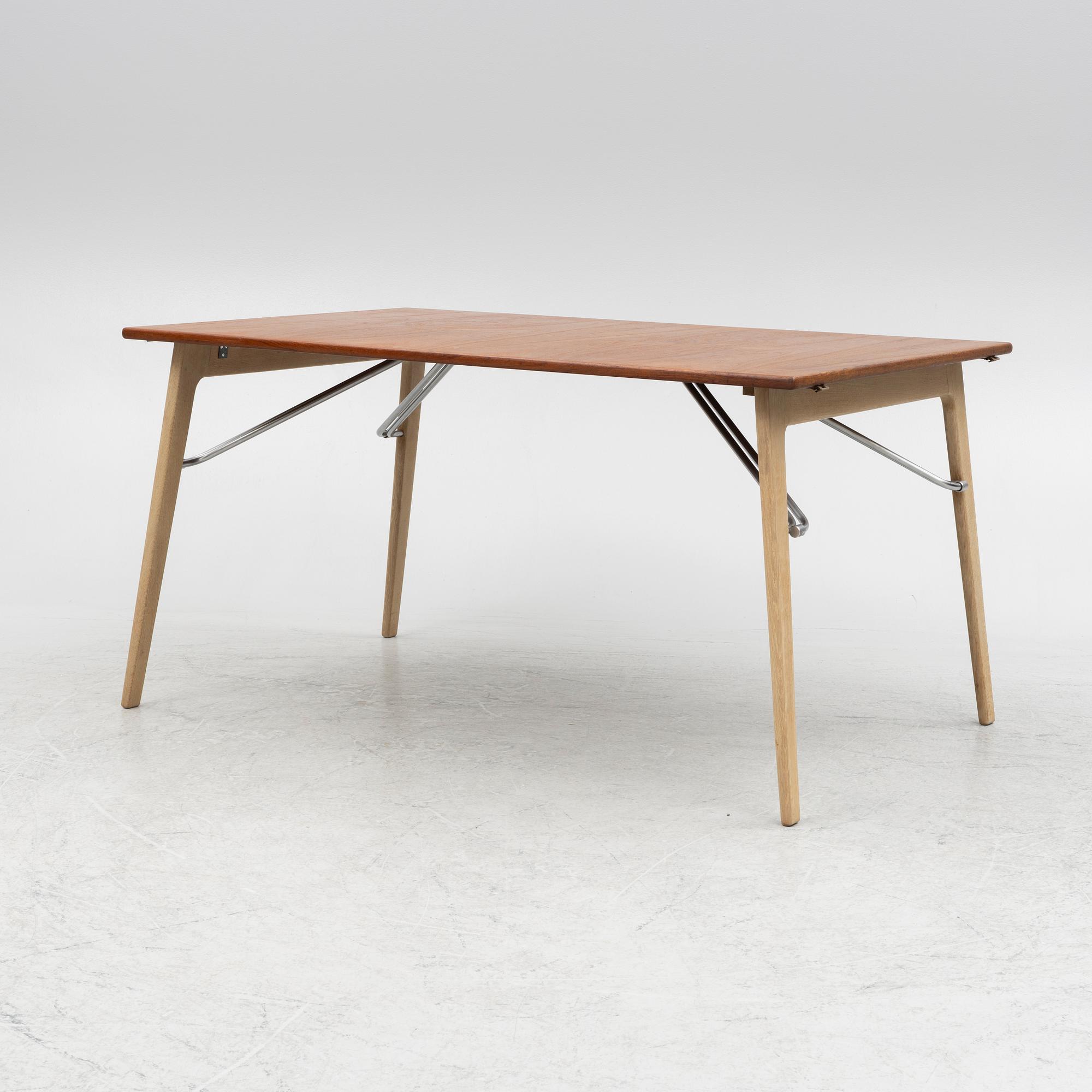 Børge Mogensen, dining table, model 162, Søborg Møbelfabrik, Denmark, 1950s.