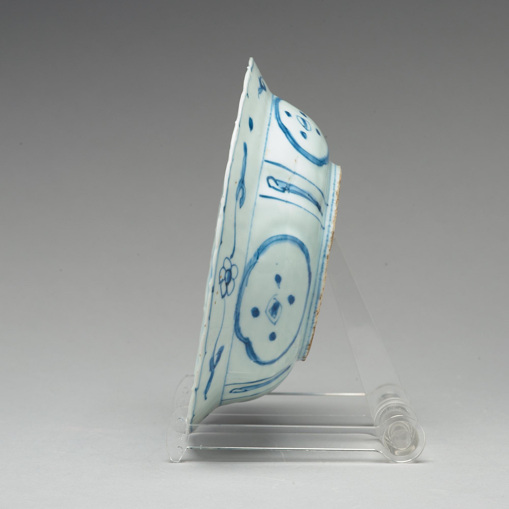FAT, kraakporslin. Mingdynastin, Wanli (1523-35).
