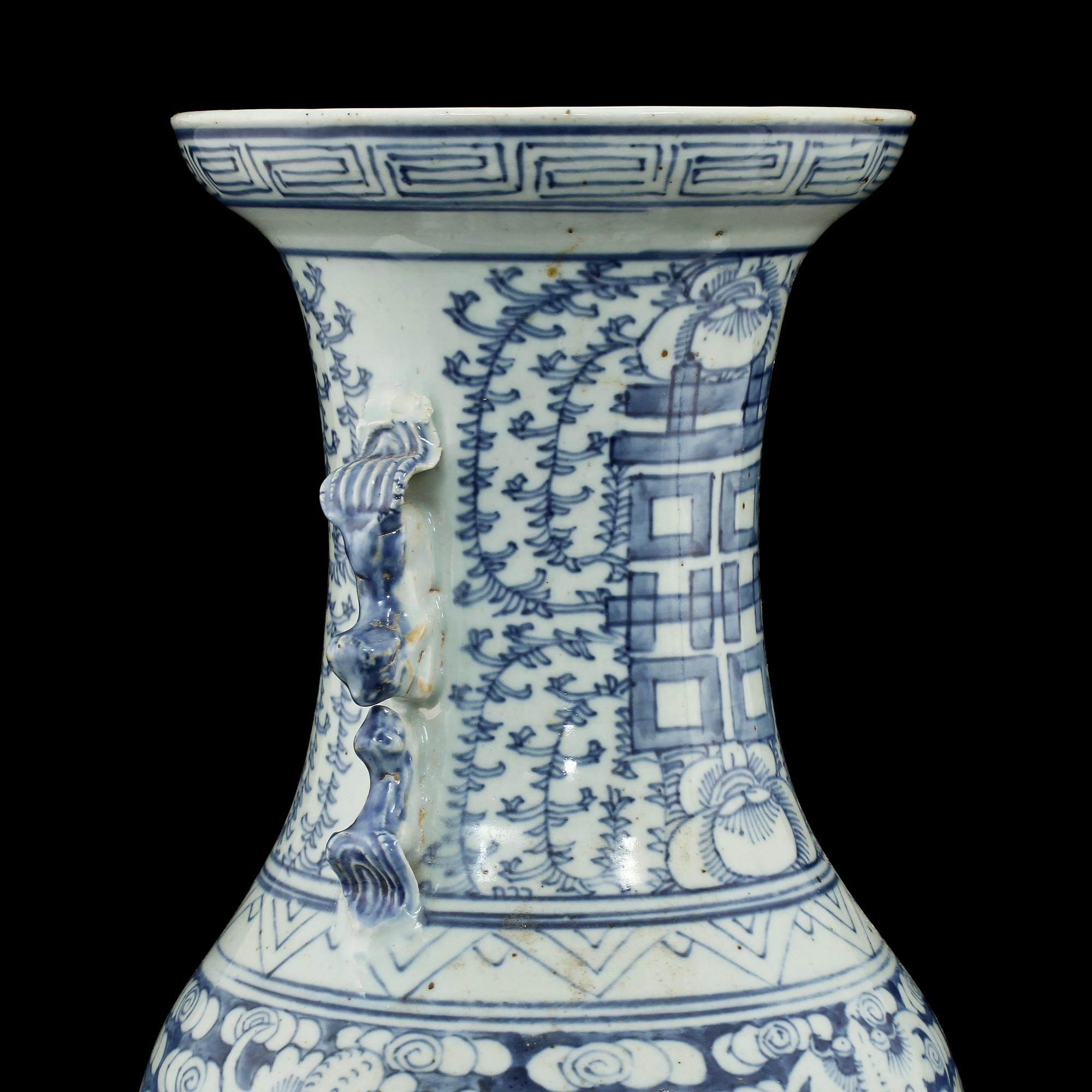 GOLVURNA, porslin, Kina, 1800-tal.