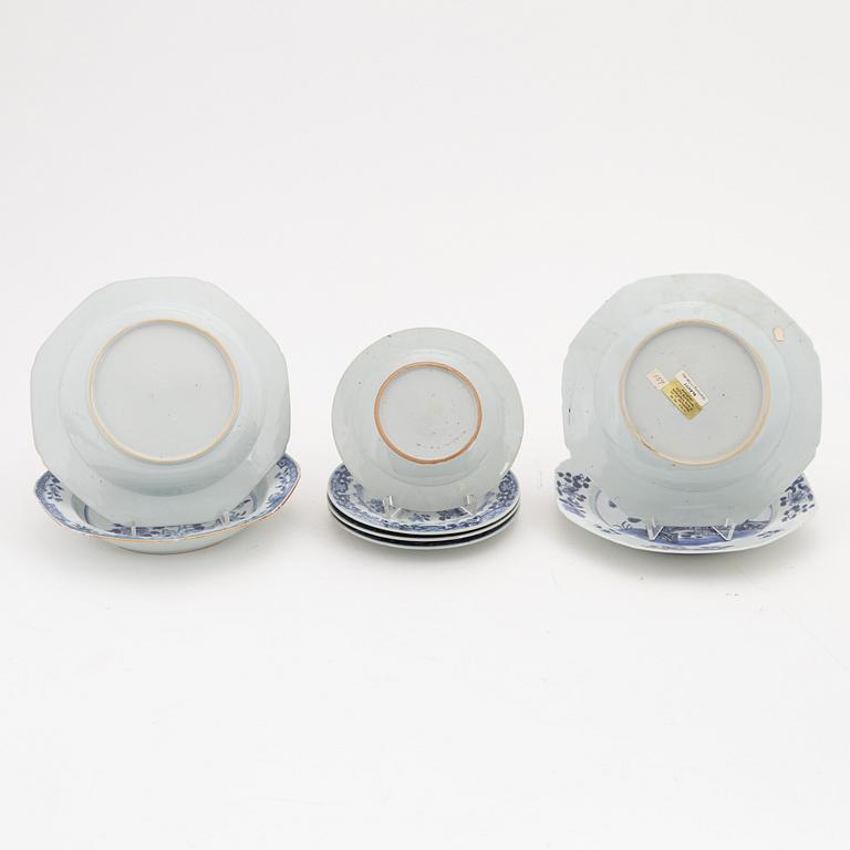 A group with a pair of soupdishes, a pair of plates and four small dishes, Qing dynasty, Qianlong (1736-95).