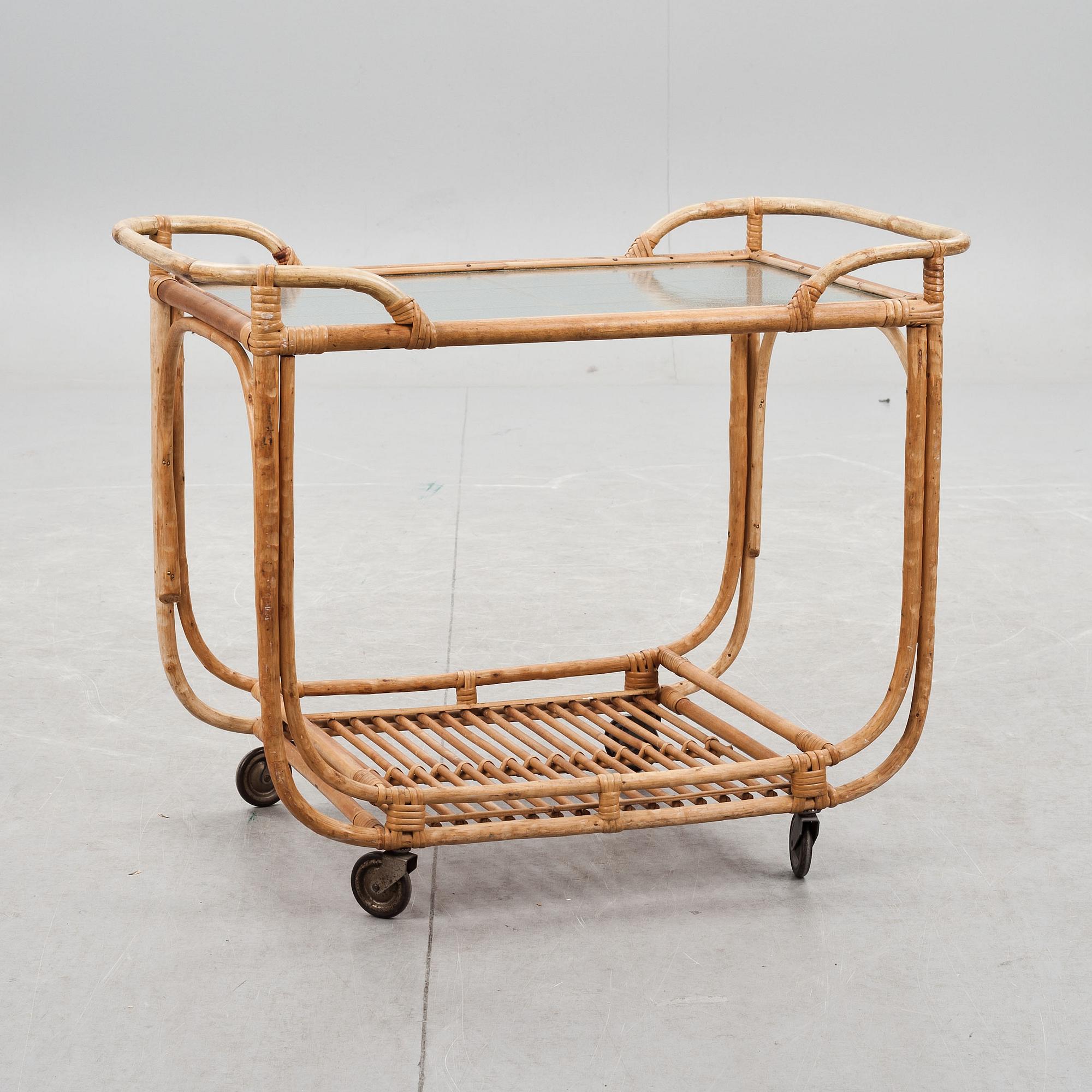 SERVERINGSVAGN, 1900-talets första hälft.