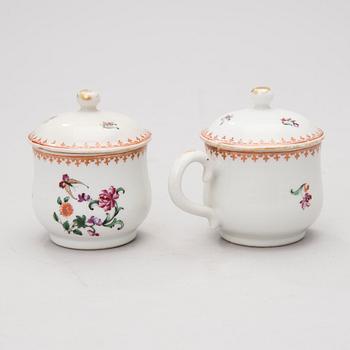 A 14-piece set of 18th Century Chinese porcelain crème cups.