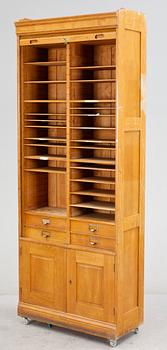 ARKIVSKÅP, 1900-talets början.