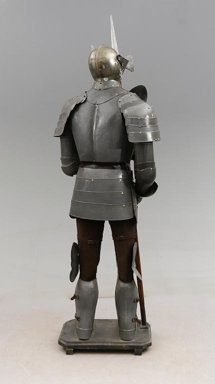 RUSTNING, efter äldre modell, möjligen Italien, sent 1900-tal.