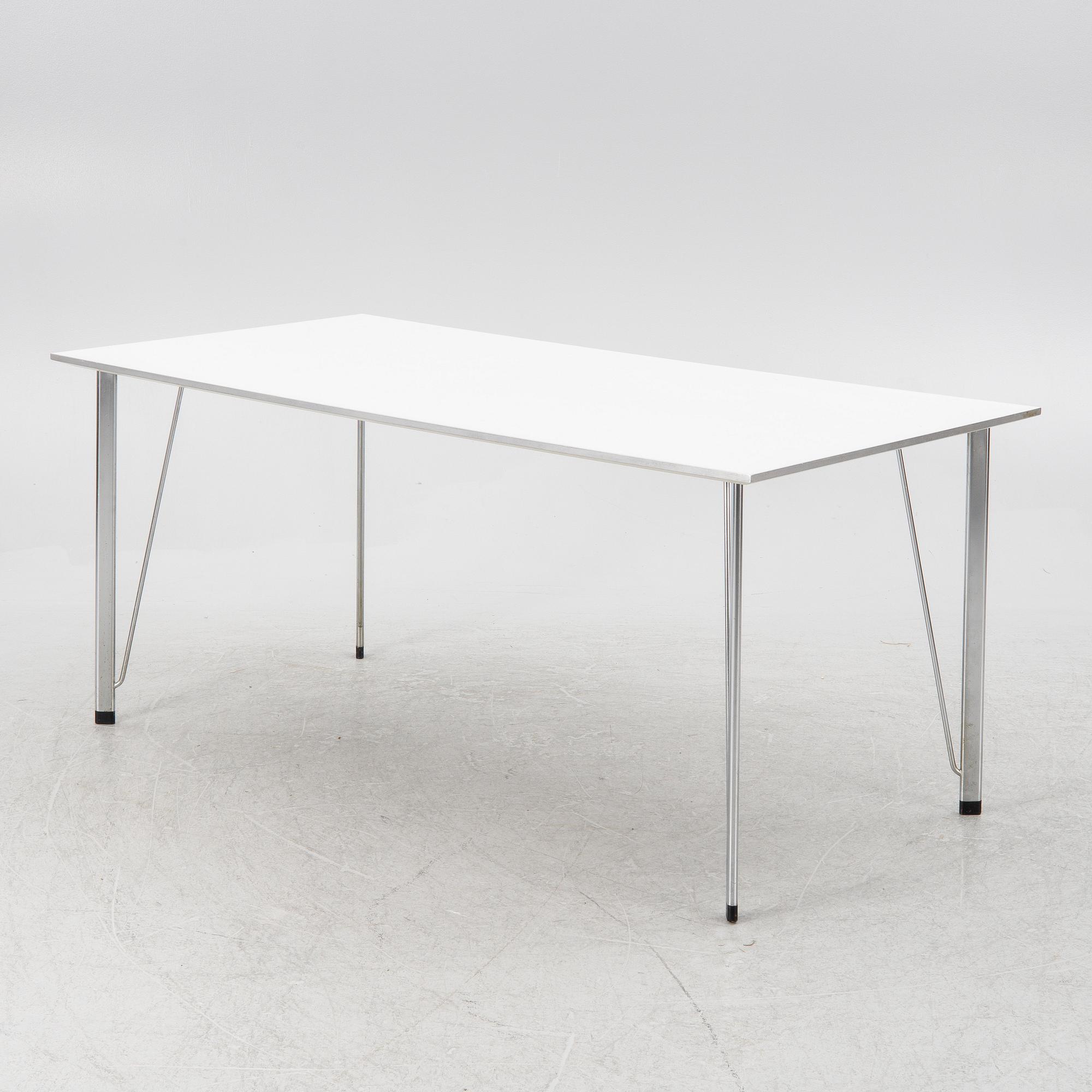 Arne Jacobsen,a table model 3605, Fritz Hansen, late 20th century.