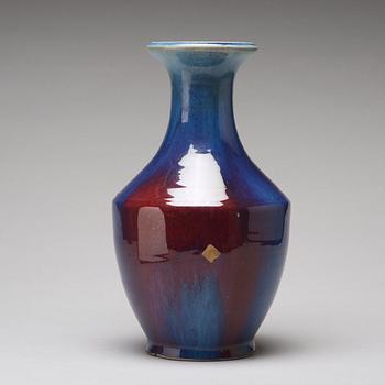 A flambè glazed vase, Qing dynasty, 19th Century.