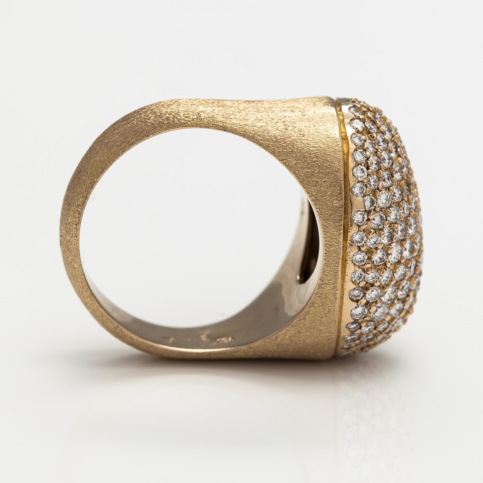 H Stern, Sormus "Golden stone", 18K kultaa ja timantteja n. ct 1.93 yht.