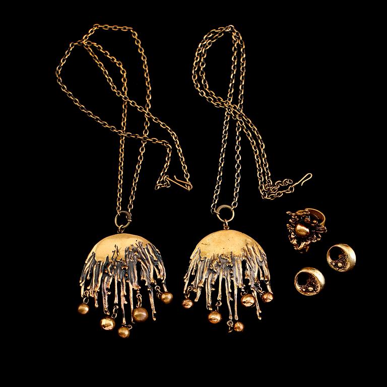 SMYCKEN, 4 st, patinerad brons, Pentti Sarpaneva, Kalevala, Finland, 1900-talets andra hälft.