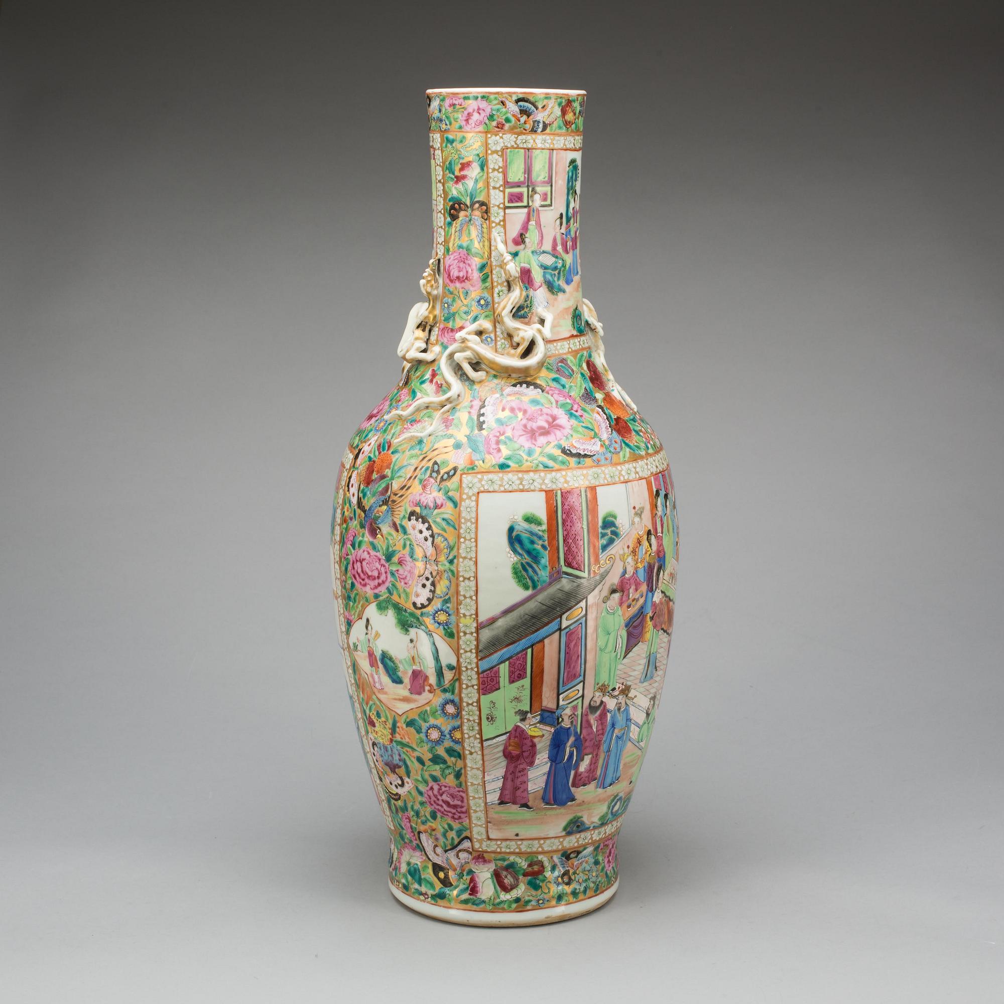 GOLVVAS, porslin. Kina. 1900-tal.