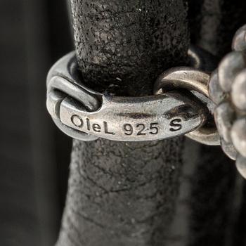 Ole Lynggaard bracelet leather with two charms silver "Sweet drops".