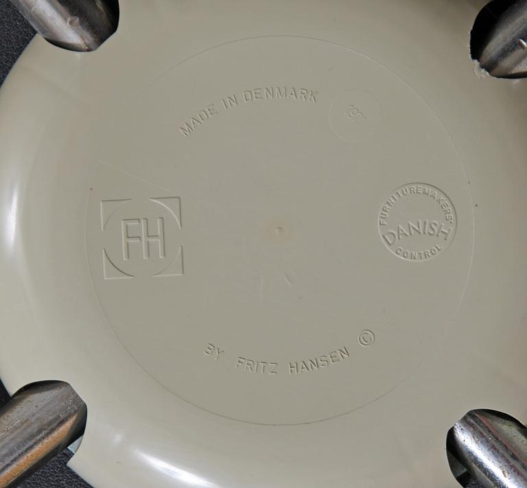 STOLAR, 4 st, "Sjuan", Arne Jacobsen, Fritz Hansen.