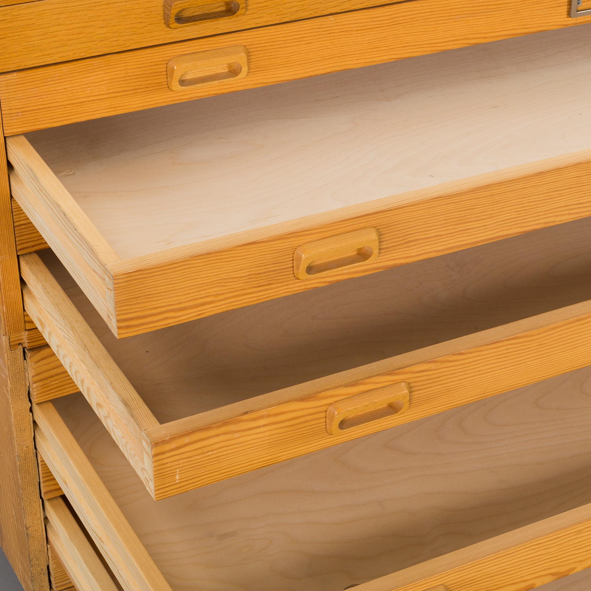 ARKIVSKÅP/ARKITEKTSKÅP, 1900-talets andra hälft.