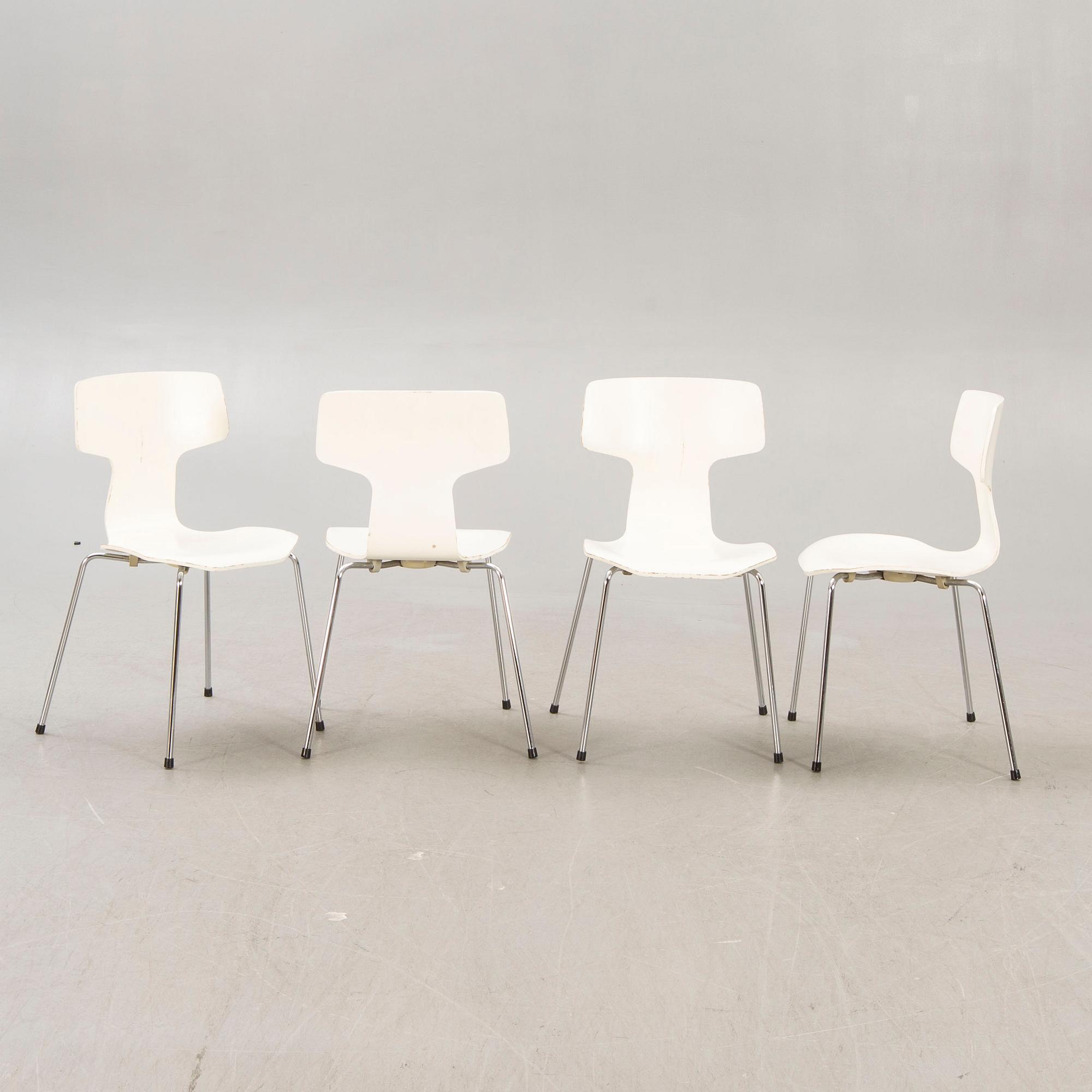 Arne Jacobsen, stolar, 4 st, "T-stolen/Hammarstolen" för Fritz Hansen Danmark, 1900-talets slut.