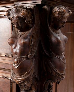 SIDEBOARD, Nyrenässans, 1800-talets slut.