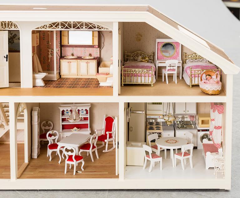 A 1980's Lundby dollhouse.