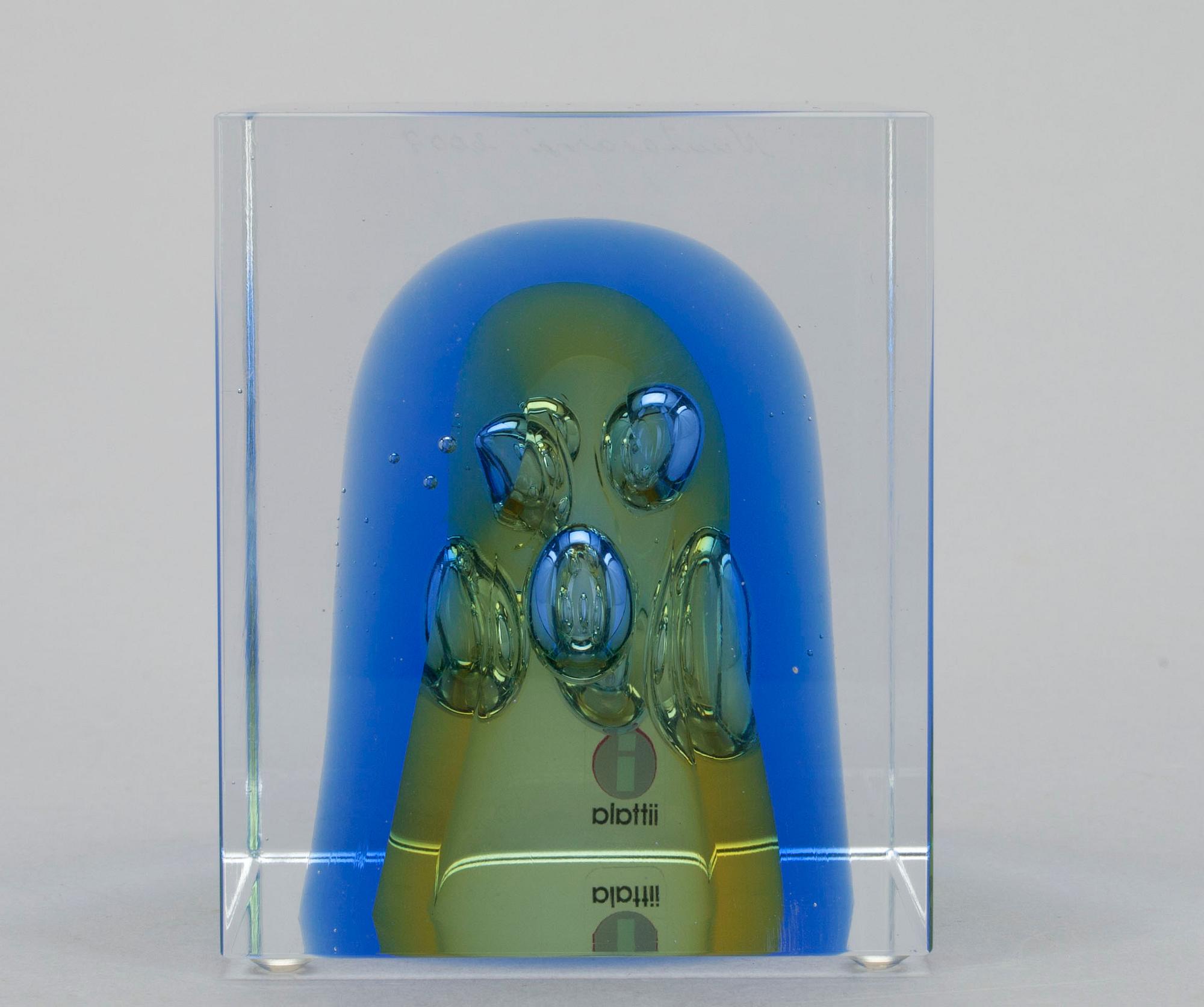 ÅRSKUB, glas, signerad Oiva Toikka, Nuutajärvi 2007, numrerad 196/2000.