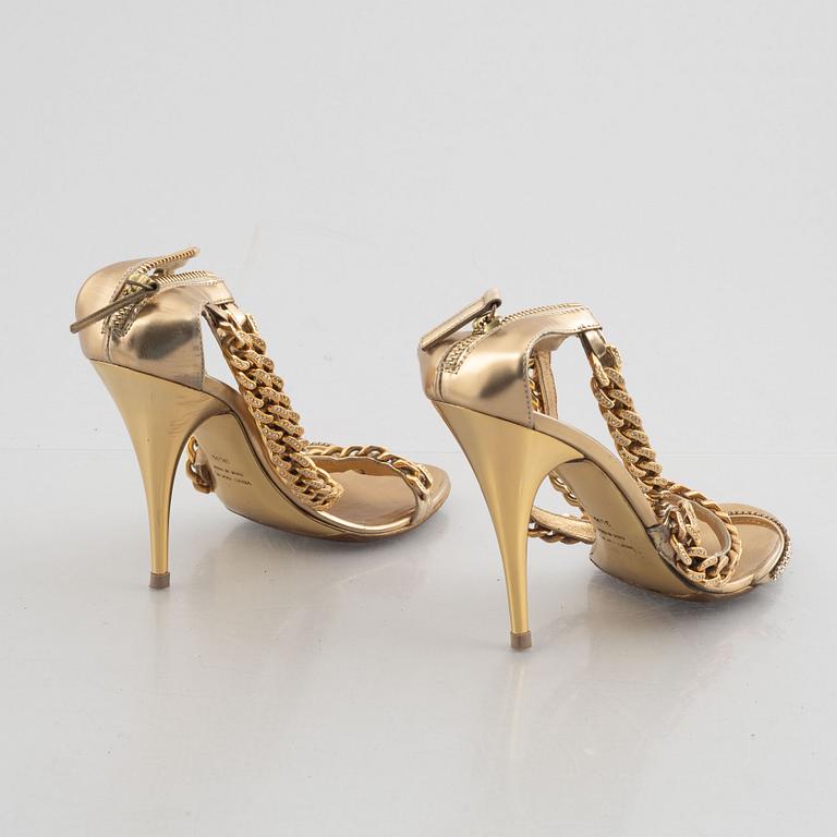 Guiseppe Zanotti for Balmain, a pair of sandals, size 39 1/2.
