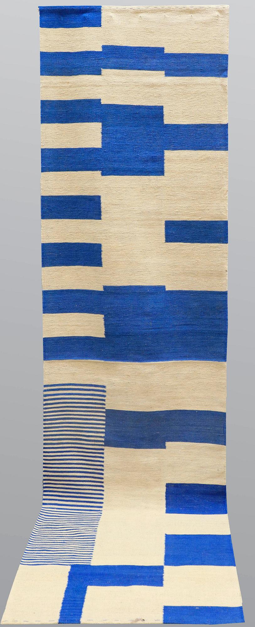 A flat weave runner, ca 293 x 80 cm.