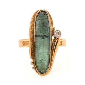 Ring, 18K gold, with tourmaline and brilliant-cut diamond, Anders Molin Ädelsmedja, 1991.