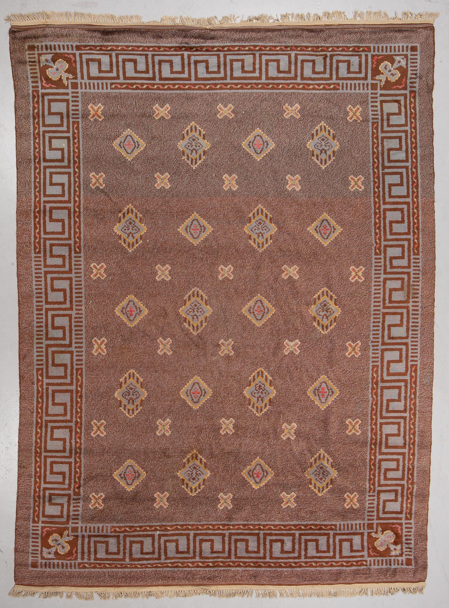 A carpet, knotted pile, ca 374-377 x 275-278 cm, possibly  Konstfliten, Sweden/Finland, around 1920-1930.