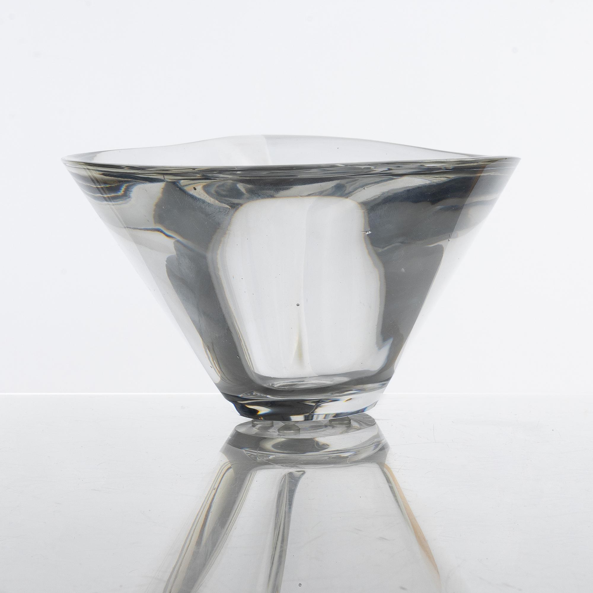 Tapio Wirkkala, a "Kuutonen" (Six) polished chrystal glass bowl model 3340/3840, Iittala, Finland 1952-61.