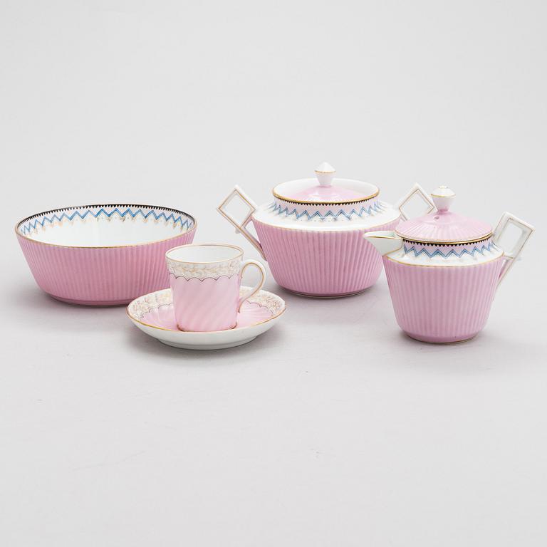 A Russian 18-piece coffee set in porcelain from M.S. Kuznetsov, manufactured in Riga, Russia 1864-1880.
