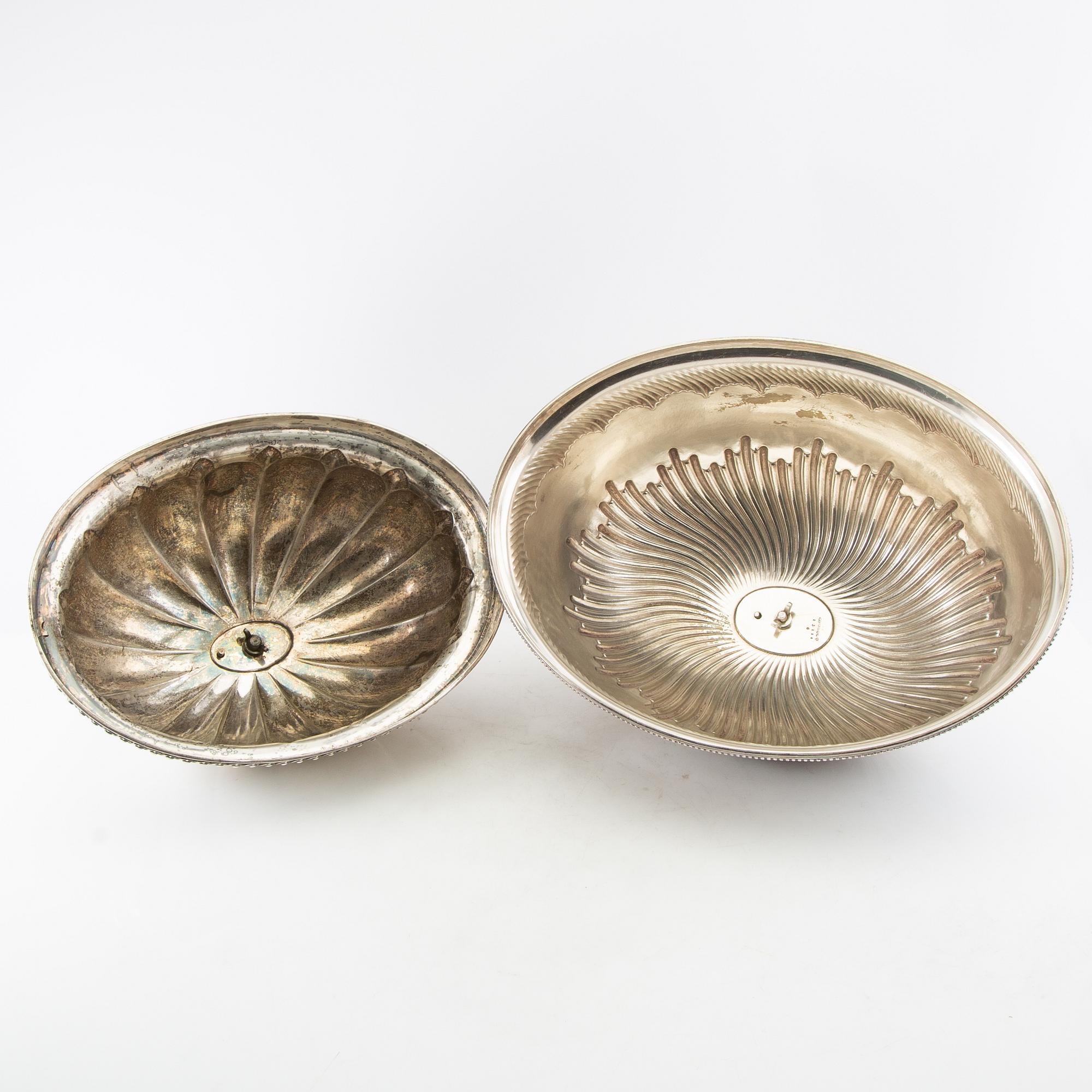 Cloche/Serving dome 2 pcs silver-plated early 20th century England.