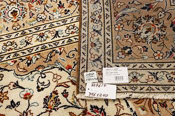 A Keshan carpet, c. 346 x 240 cm.