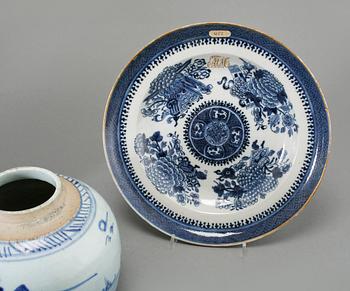 CHINESE ITEMS, 4 pieces, porcelain, 18th/19th century.