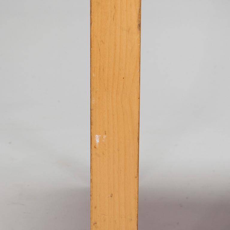 Alvar Aalto, A mid-20th century table for O.Y. Huonekalu- ja Rakennustyötehdas A.B.
