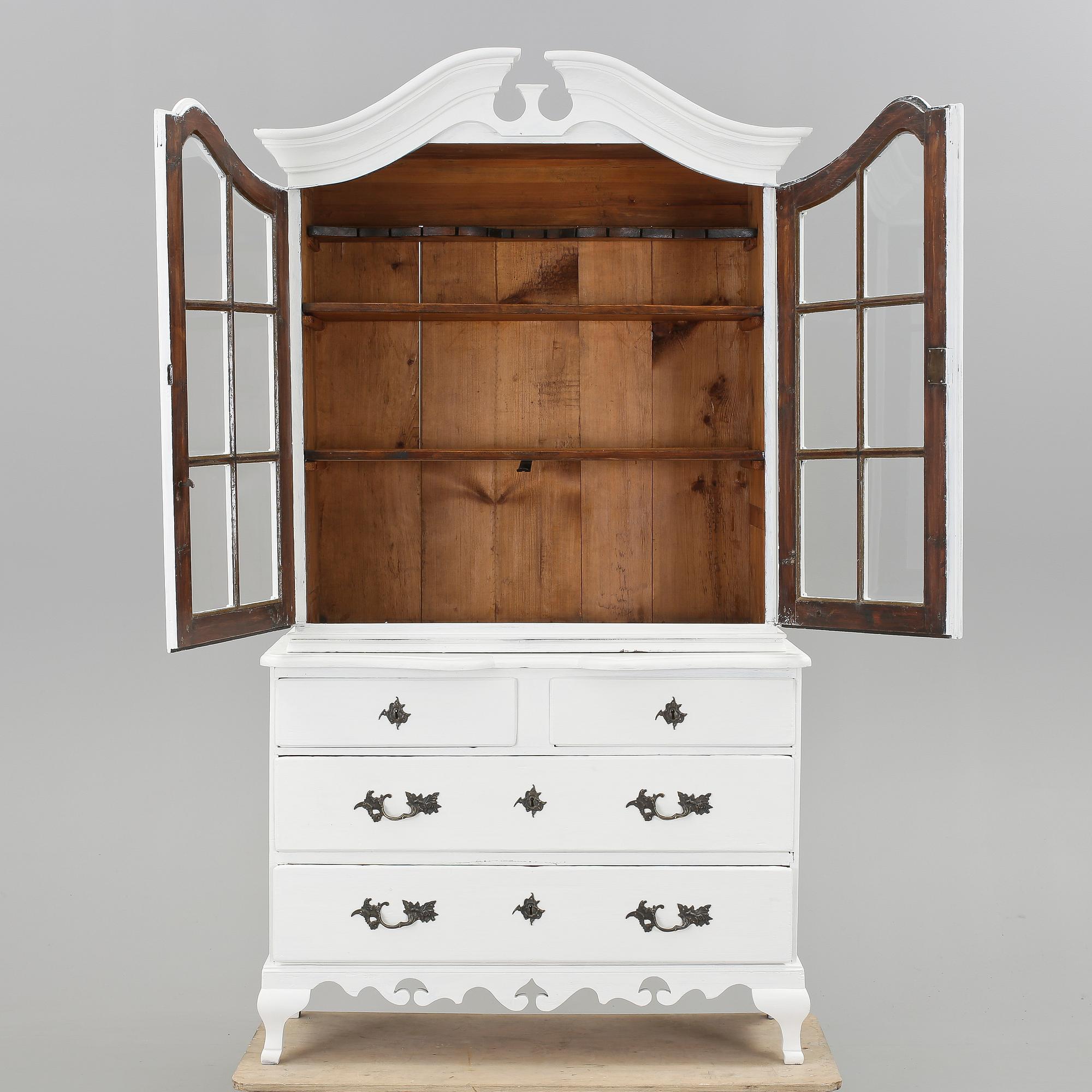 VITRINSKÅP, rokokostil, 1800-tal.