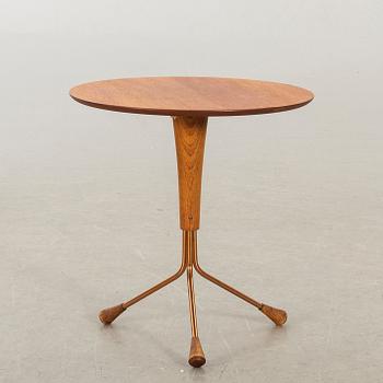 A SMAL SIDE TABLE "Albert" Alberts Tibro.