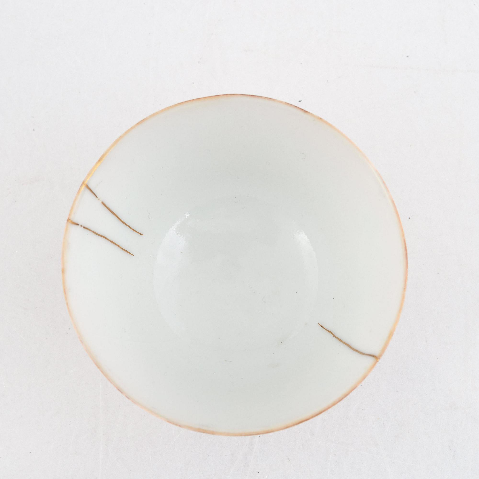 A 'mandarin duck' porcelain cup with cover, Qing dynasty, Daoguang seal mark.