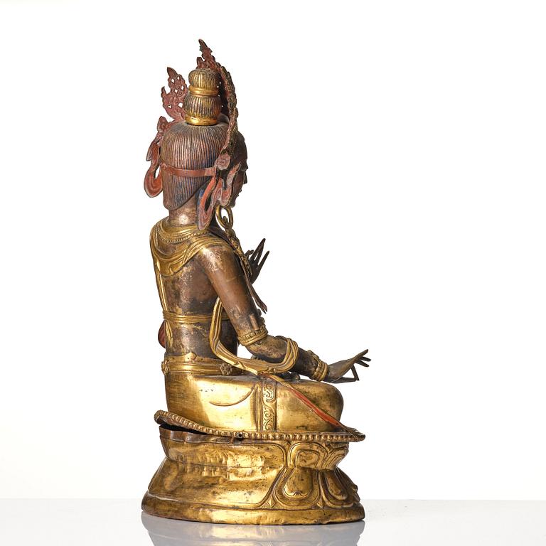 Bodhisattva, förgylld koppar i repousse teknik. Mongoliet, Dolonnor, ca 1800.