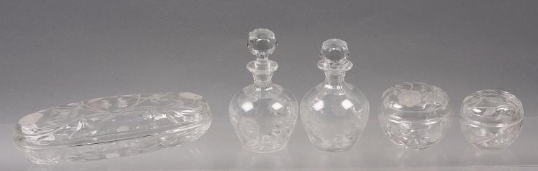 TOILETTEUPPSÄTTNING samt KAFFESERVIS, glas resp nysilver, bl a GAB, tidigt 1900-tal.