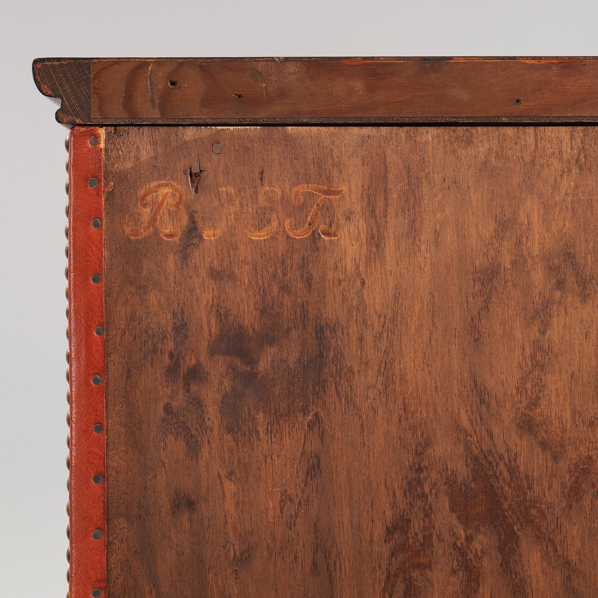 Otto Schulz, a Swedish Modern cabinet on stand, Boet, Gothenburg, Sweden, 1940.