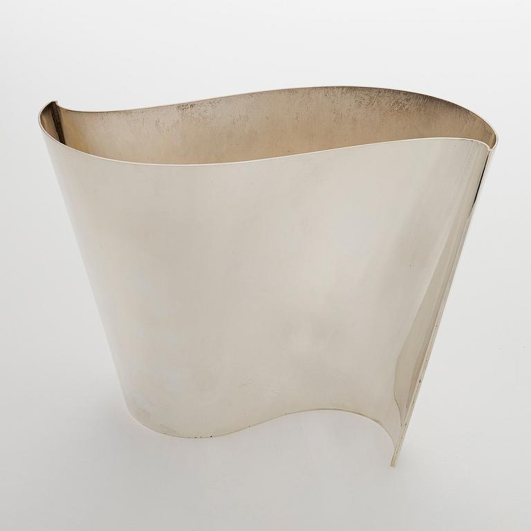 Pekka Piekäinen, vas, sterlingsilver, "Finlandia", Platinoro, Åbo.