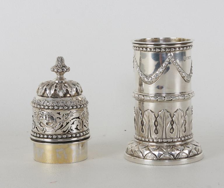 SOCKERSTRÖARE. Silver, Chester, 1900-talets början, gustaviansk stil.