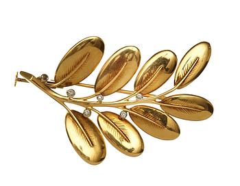 564. An Erik Fleming 18k gold brooch with six brilliant cut diamonds by Borgila, Stockholm 1944.