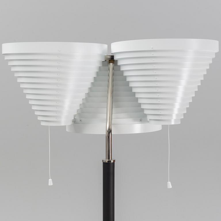 Alvar Aalto, golvlampa, modell A 809, Artek, formgiven 1959.