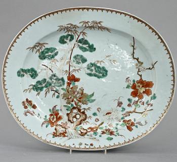 UPPLÄGGNINGSFAT, porslin, Kina, Qianlong, 1736-1795.