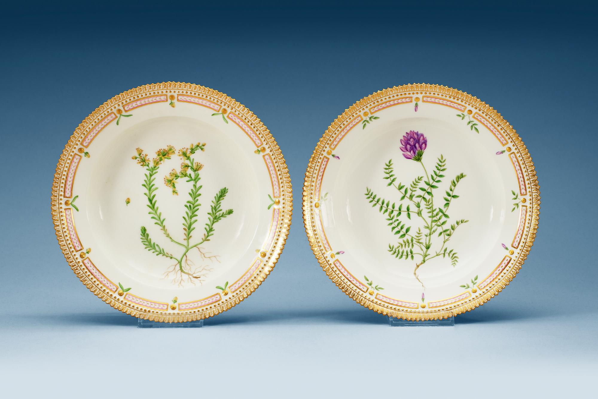 SOPPTALLRIKAR, 12 stycken, porslin. "Flora Danica", Kunglig Dansk, 1900-tal.
