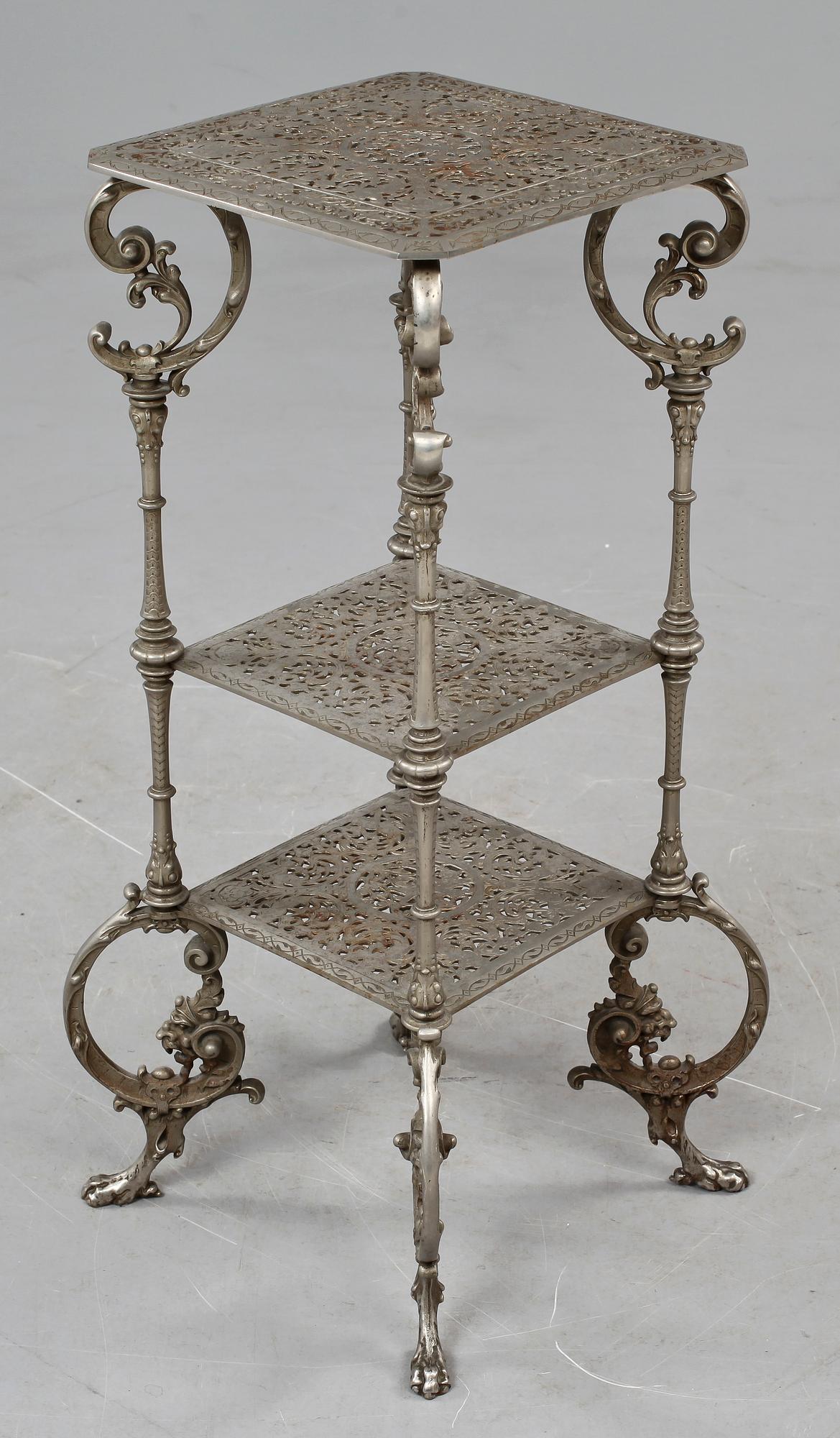 PIEDESTAL, vitmetall, 1900-tal.