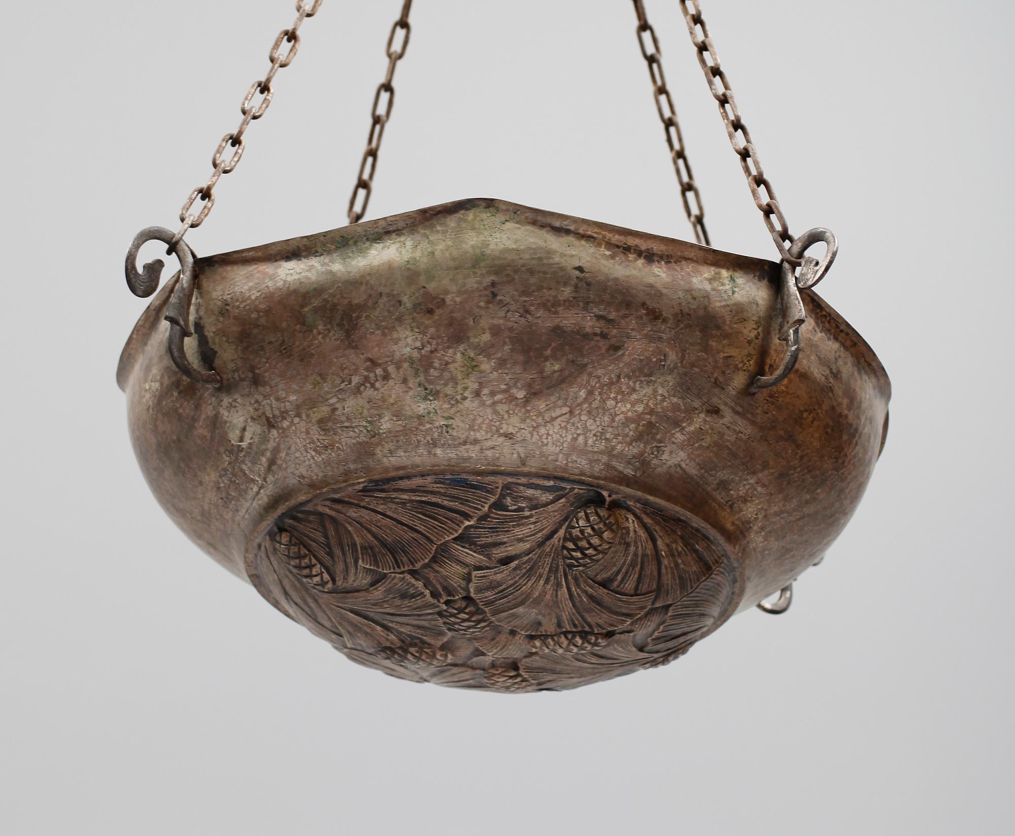 TAKLAMPA, jugend, omkring år 1900. Höjd ca 70 cm.